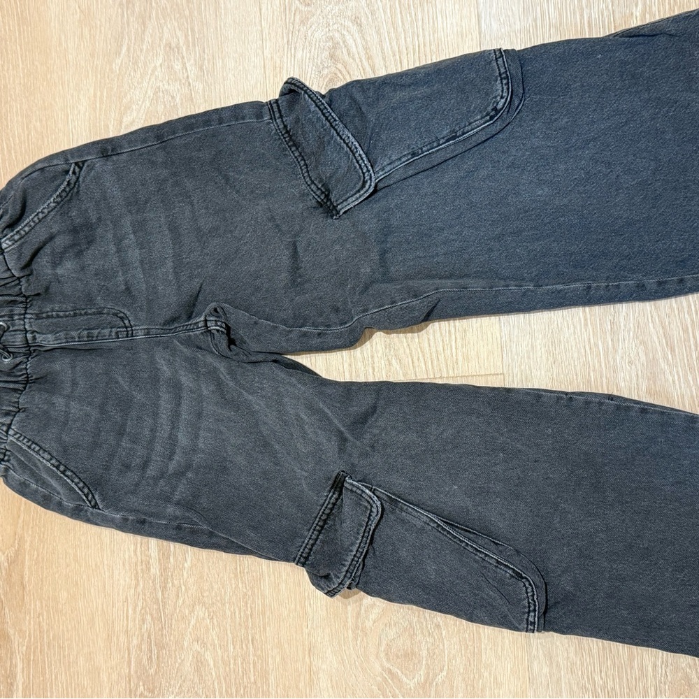 Zara Black Relaxed Jeans with Comfortable Fit